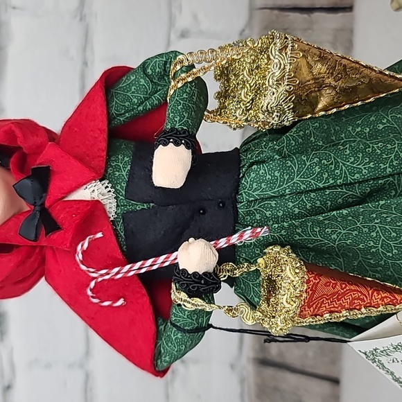 Byers' Choice Carolers 2004 Cries of London Woman Selling Candy Vintage - Picture 6 of 17